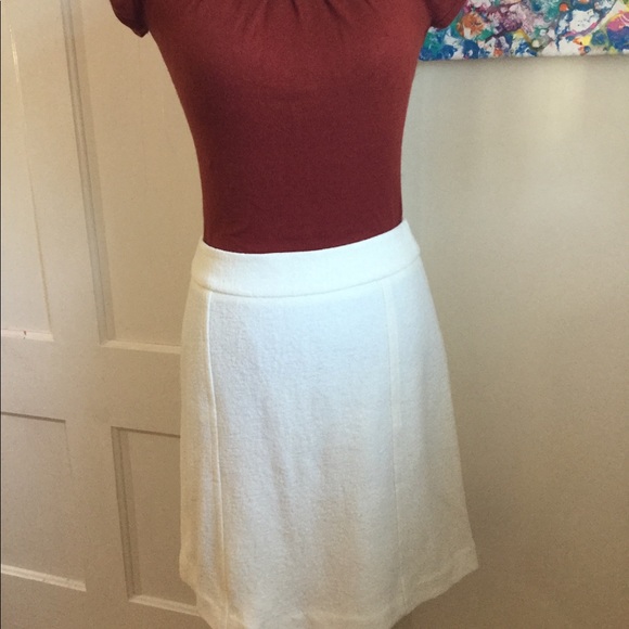 Ann Taylor Winter White Boiled Wool Skirt Sz 2P - Picture 4 of 8